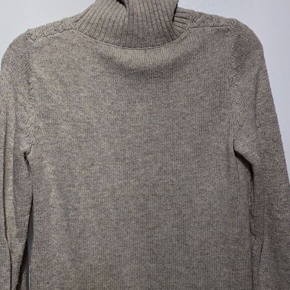 Banana Republic Women's Tan Slit Asymmetrical Hem Long Sleeve Sweater Size Small - Picture 6 of 10